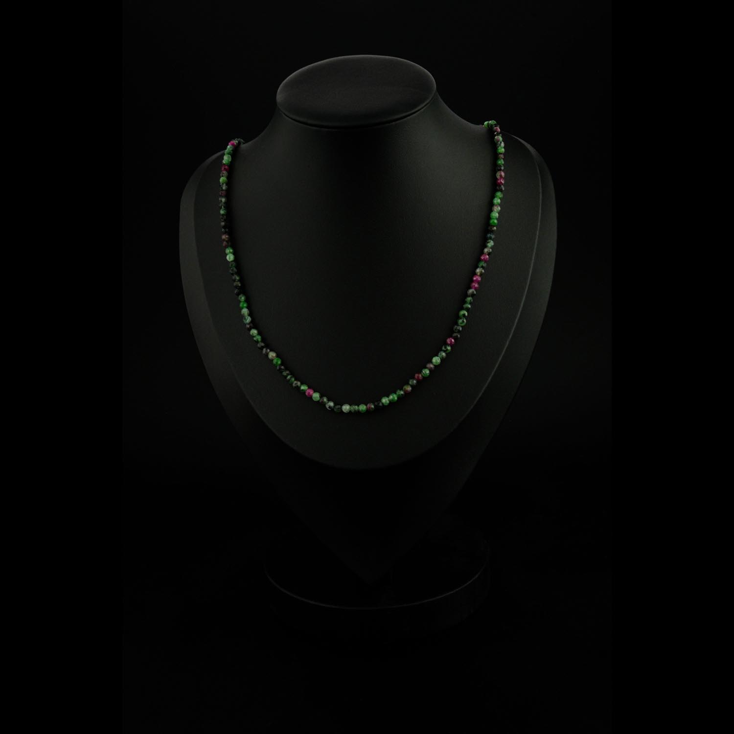 3mm-anyolith-halskette-facettiert-rubin-zoisit Zarte 3-4mm Halskette aus facettiertem Anyolith (Rubin in Zoisit)