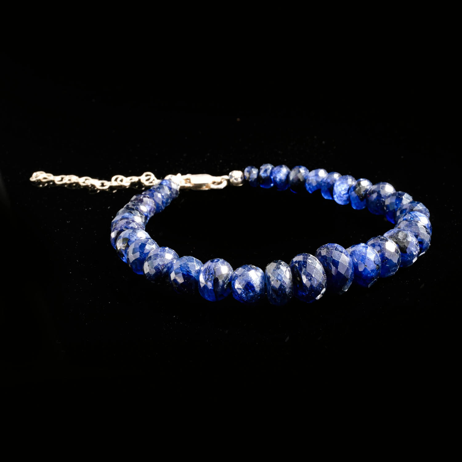 6a-plus-saphir-armband-facettiert-rondell Halskette aus 6A+ Saphir mit facettierten, blauen Rondellperlen und 925 Silberverschluss