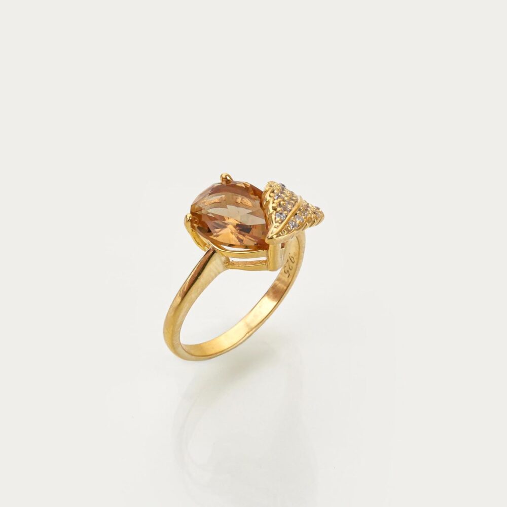 Anillo de Zultanita talla esmeralda de estilo vintage en plata de ley 925 bañada en oro