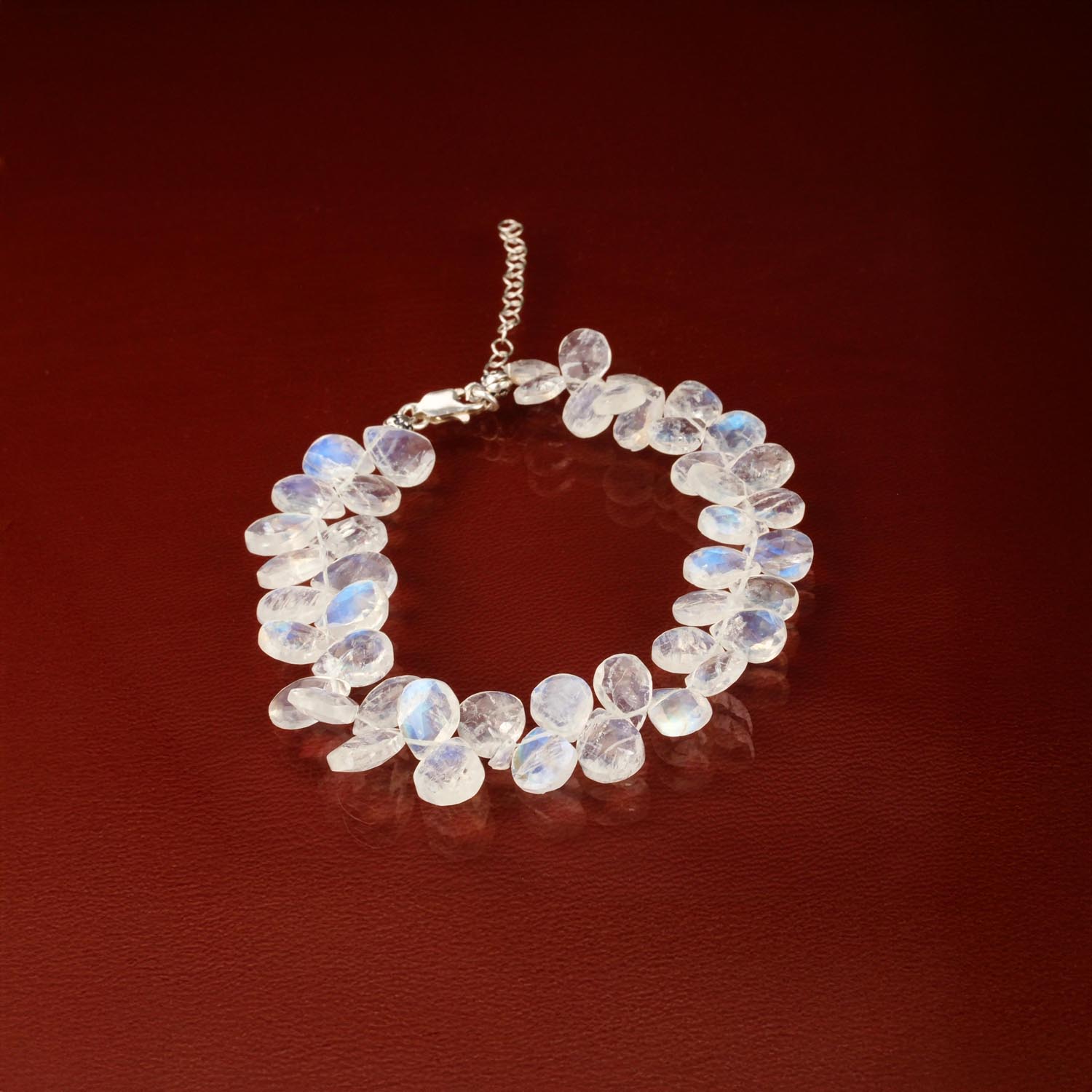 bracelet-pierre-de-lune-arc-en-ciel-goutte-argent-925 Bracelet 5A+ en pierre de lune arc-en-ciel avec perles en forme de larme et fermoir en argent 925