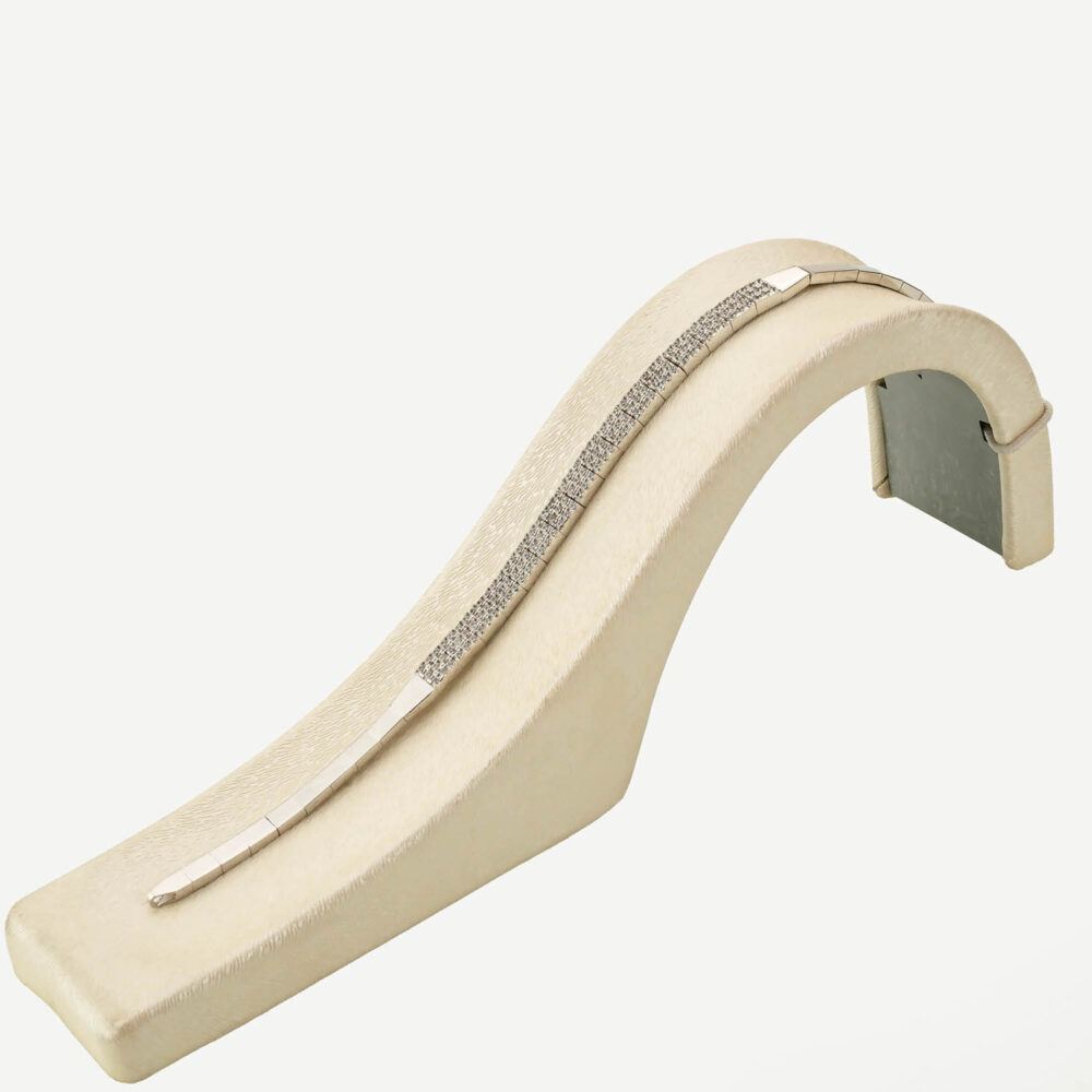 Qara fonda sirkon daşlı gümüş su yolu dəsti: boyunbağı, bilərzik, üzük və sırğa-1