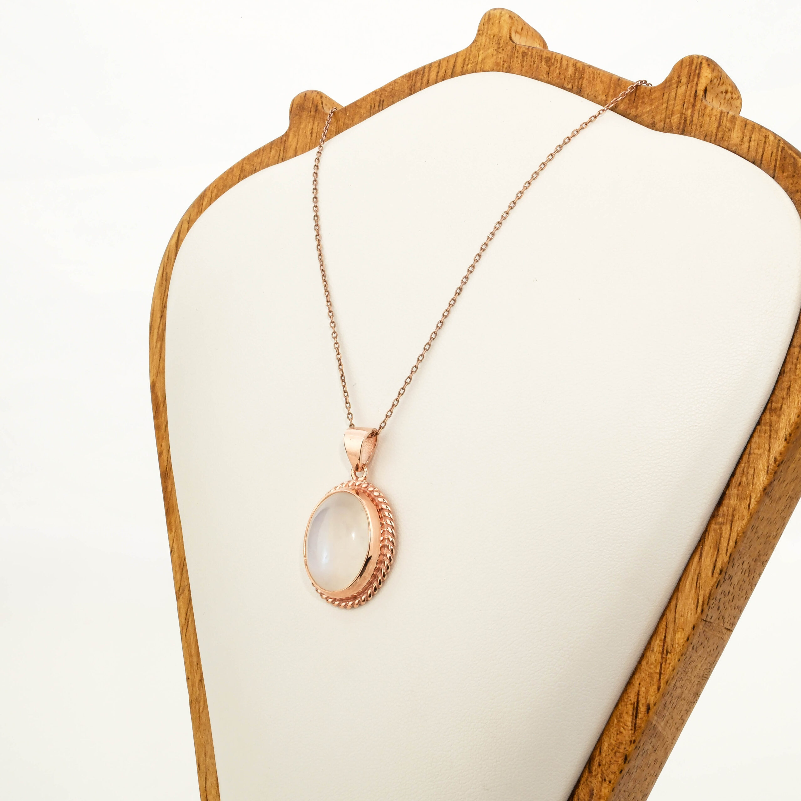 قلادة-حجر-القمر-دائري-ذهب-وردي